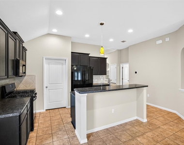 15102 Walcott Dr - Photo Thumbnail 7
