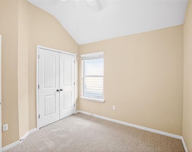15102 Walcott Dr - Photo Thumbnail 9