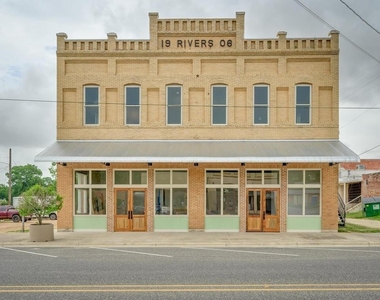 110 S Main St - Photo Thumbnail 3