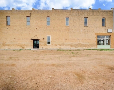 110 S Main St - Photo Thumbnail 18