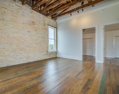110 S Main St - Photo Thumbnail 15