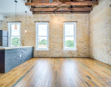 110 S Main St - Photo Thumbnail 14