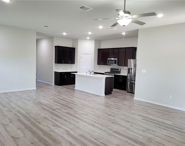 300 Bright Star Ln - Photo Thumbnail 2