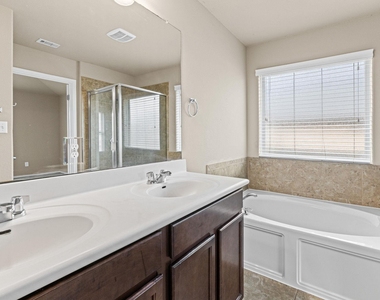 19308 Stokes Ln - Photo Thumbnail 12