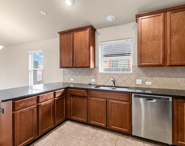19308 Stokes Ln - Photo Thumbnail 6