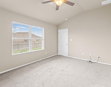 19308 Stokes Ln - Photo Thumbnail 9