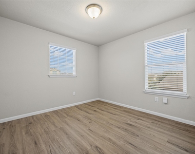3103 Crystal Bend Dr - Photo Thumbnail 18