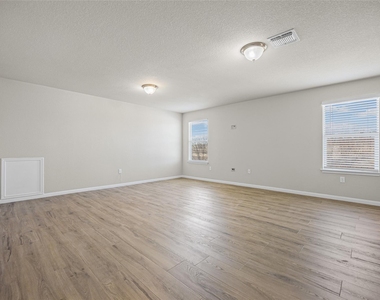 3103 Crystal Bend Dr - Photo Thumbnail 13