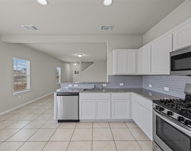 3103 Crystal Bend Dr - Photo Thumbnail 6