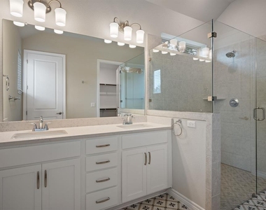 305 Bolivar Way - Photo Thumbnail 20