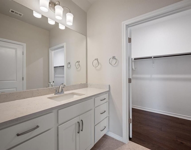 305 Bolivar Way - Photo Thumbnail 24
