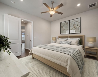 305 Bolivar Way - Photo Thumbnail 16