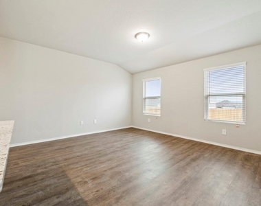 3209 Ridge Pl - Photo Thumbnail 8