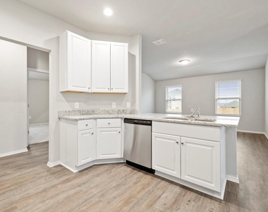 3209 Ridge Pl - Photo Thumbnail 4