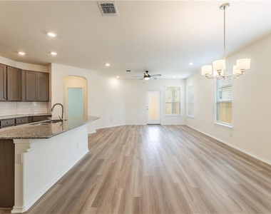 125 Drifter Ln - Photo Thumbnail 4
