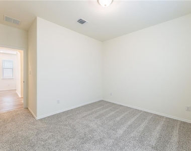 125 Drifter Ln - Photo Thumbnail 10