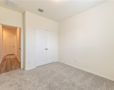 125 Drifter Ln - Photo Thumbnail 12