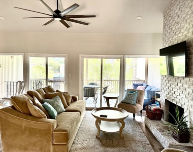 539 Venture Blvd S - Photo Thumbnail 4