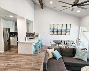 539 Venture Blvd S - Photo Thumbnail 5