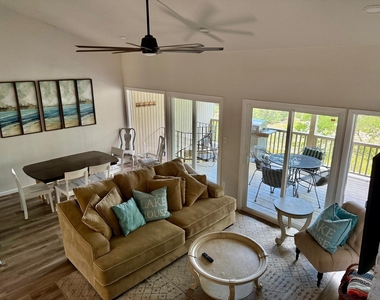 539 Venture Blvd S - Photo Thumbnail 1