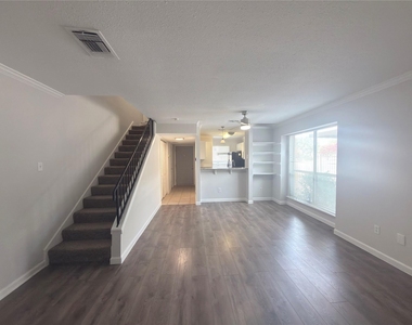 2018 W Rundberg Ln - Photo Thumbnail 15
