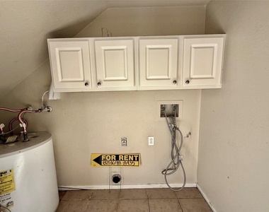 2018 W Rundberg Ln - Photo Thumbnail 5