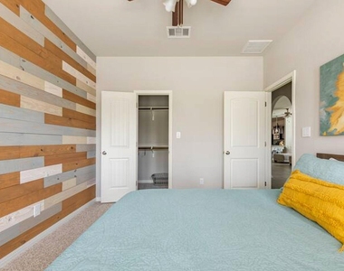 106 Alford St - Photo Thumbnail 15