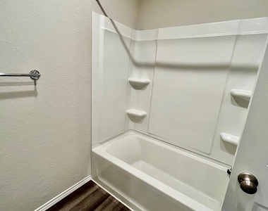 1906 Fieldfare St - Photo Thumbnail 12