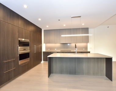 60 E Randolph Street - Photo Thumbnail 9
