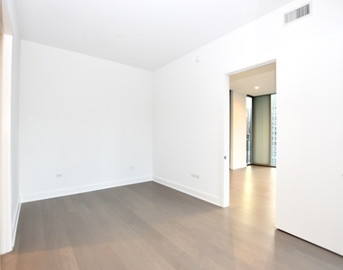 60 E Randolph Street - Photo Thumbnail 18