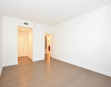 60 E Randolph Street - Photo Thumbnail 31