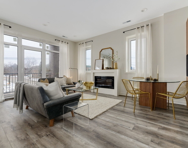 790 E Irving Park Road - Photo Thumbnail 10