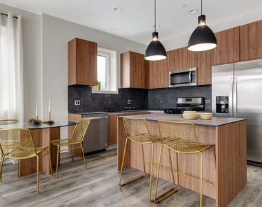 790 E Irving Park Road - Photo Thumbnail 1