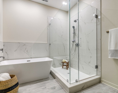 790 E Irving Park Road - Photo Thumbnail 15