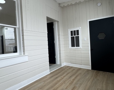 1807 S 49th Court - Photo Thumbnail 15