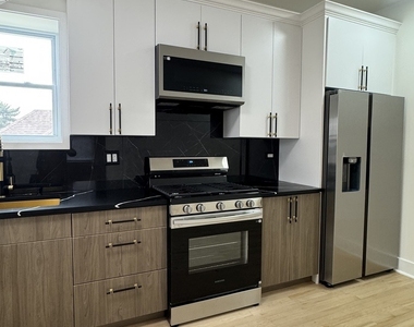 1807 S 49th Court - Photo Thumbnail 11