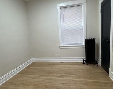 1807 S 49th Court - Photo Thumbnail 4