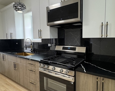 1807 S 49th Court - Photo Thumbnail 12
