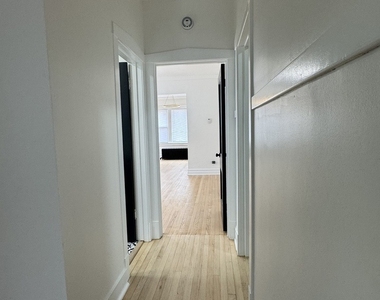 1807 S 49th Court - Photo Thumbnail 7