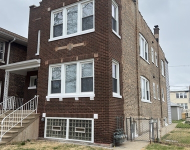 1807 S 49th Court - Photo Thumbnail 2