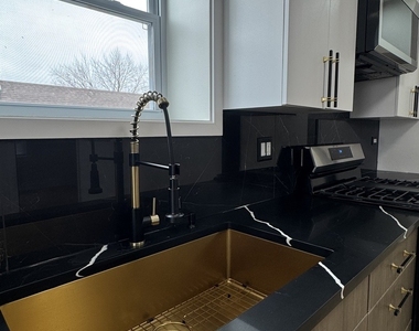 1807 S 49th Court - Photo Thumbnail 14