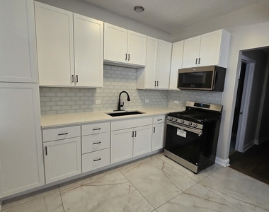 4749 S Prairie Avenue - Photo Thumbnail 6