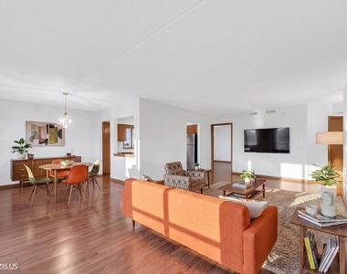 5555 N Cumberland Avenue - Photo Thumbnail 4