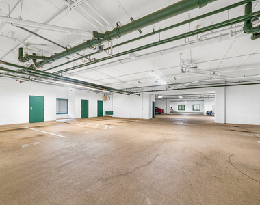 5555 N Cumberland Avenue - Photo Thumbnail 1