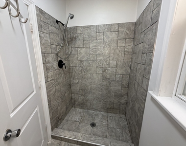 411 N Hamlin Avenue - Photo Thumbnail 13