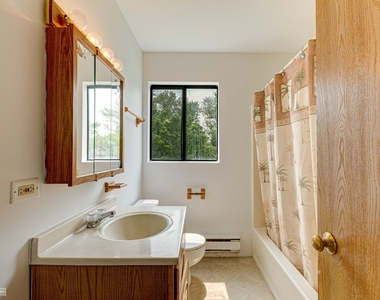 439 Berkshire Drive - Photo Thumbnail 10