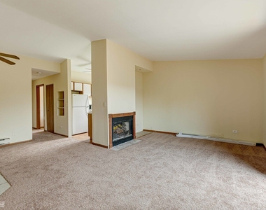 439 Berkshire Drive - Photo Thumbnail 4