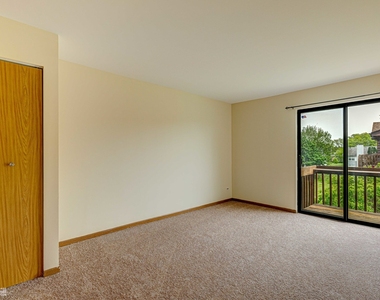 439 Berkshire Drive - Photo Thumbnail 8
