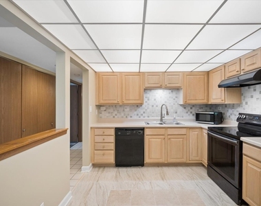 475 Plum Creek Drive - Photo Thumbnail 2