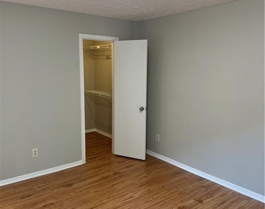 1413 Tuxworth Circle - Photo Thumbnail 7